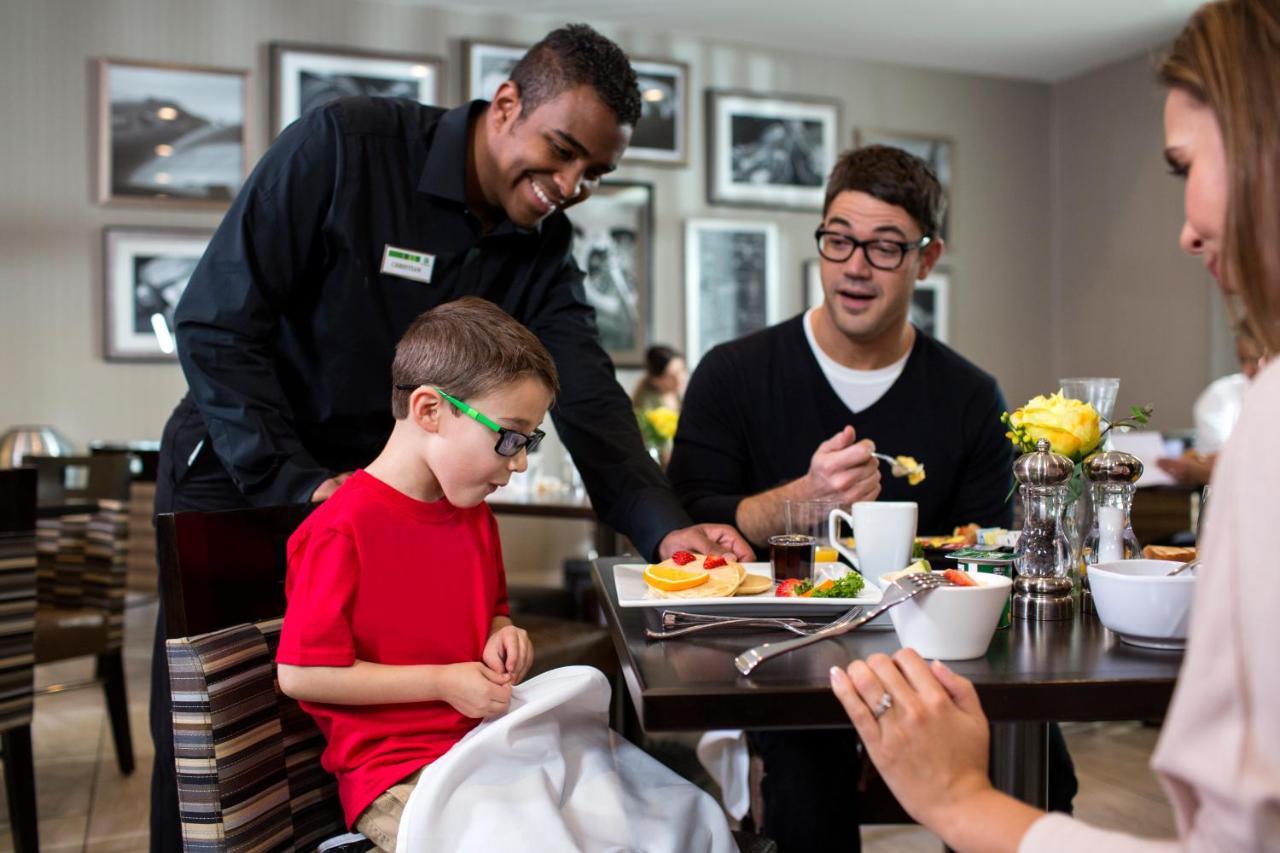 Holiday Inn Asheville East-Blue Ridge Pkwy By Ihg Bagian luar foto