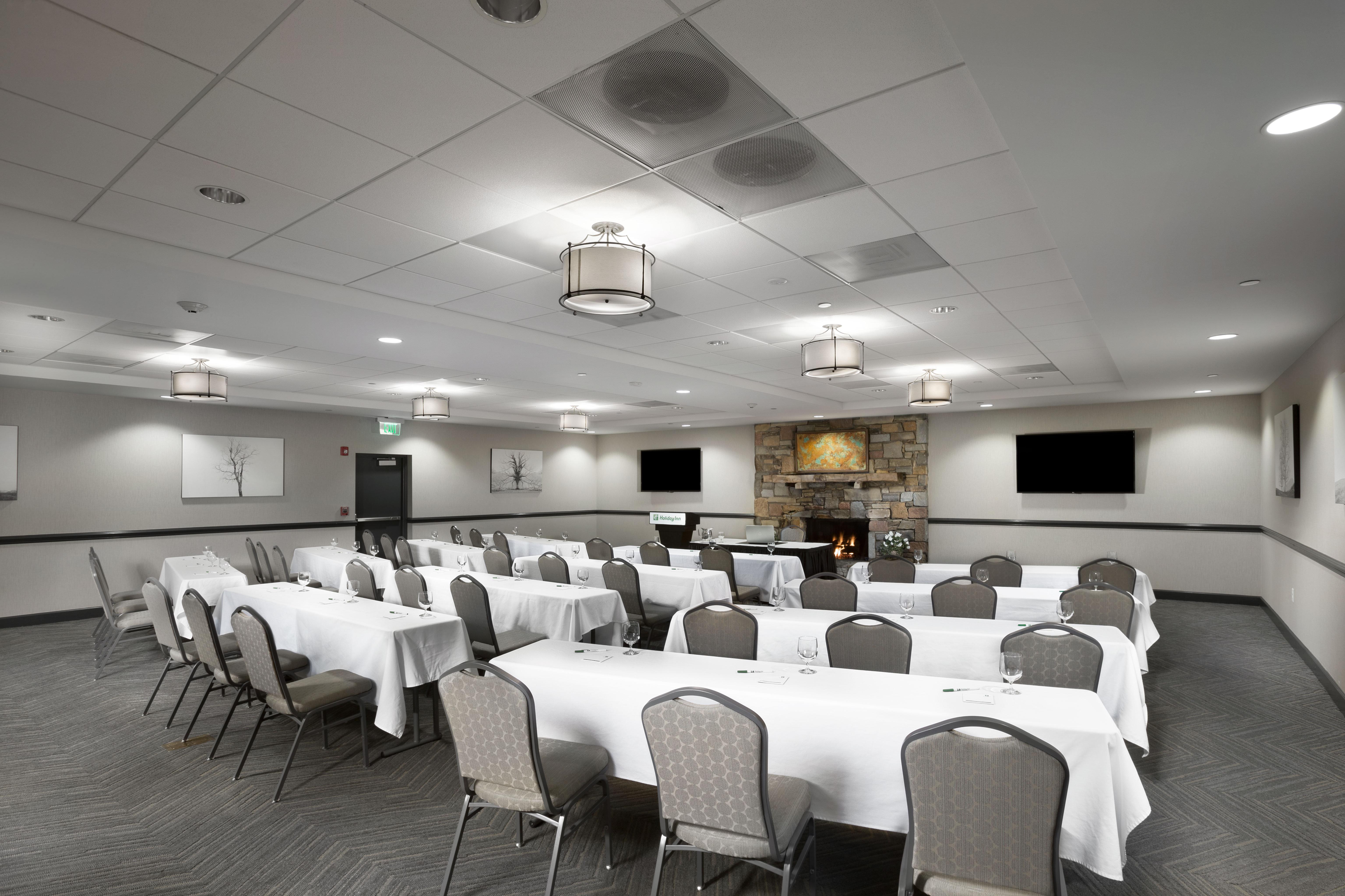 Holiday Inn Asheville East-Blue Ridge Pkwy By Ihg Bagian luar foto