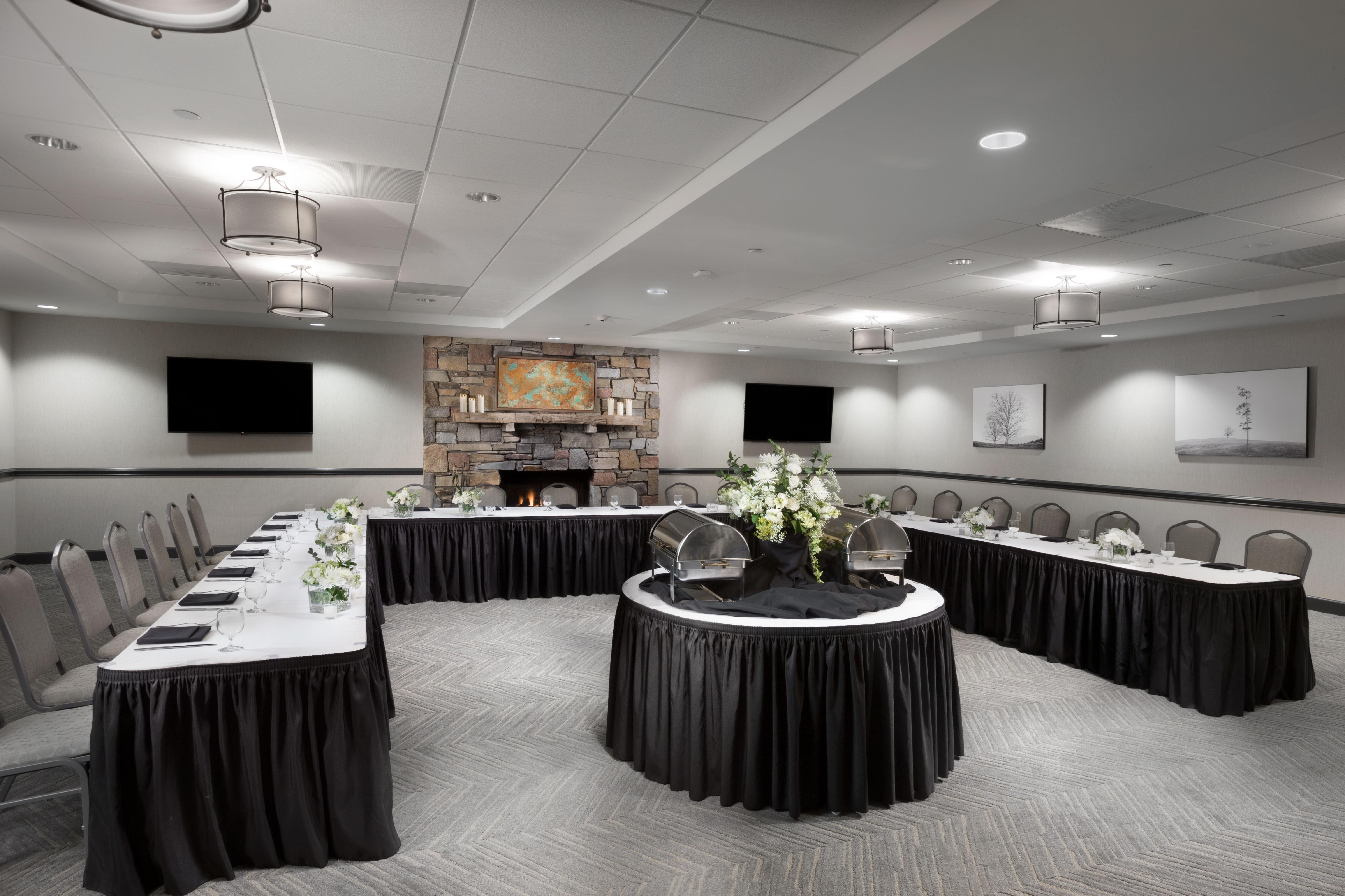 Holiday Inn Asheville East-Blue Ridge Pkwy By Ihg Bagian luar foto