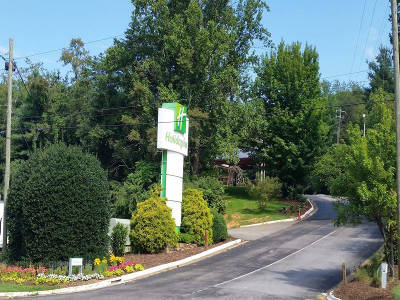 Holiday Inn Asheville East-Blue Ridge Pkwy By Ihg Bagian luar foto