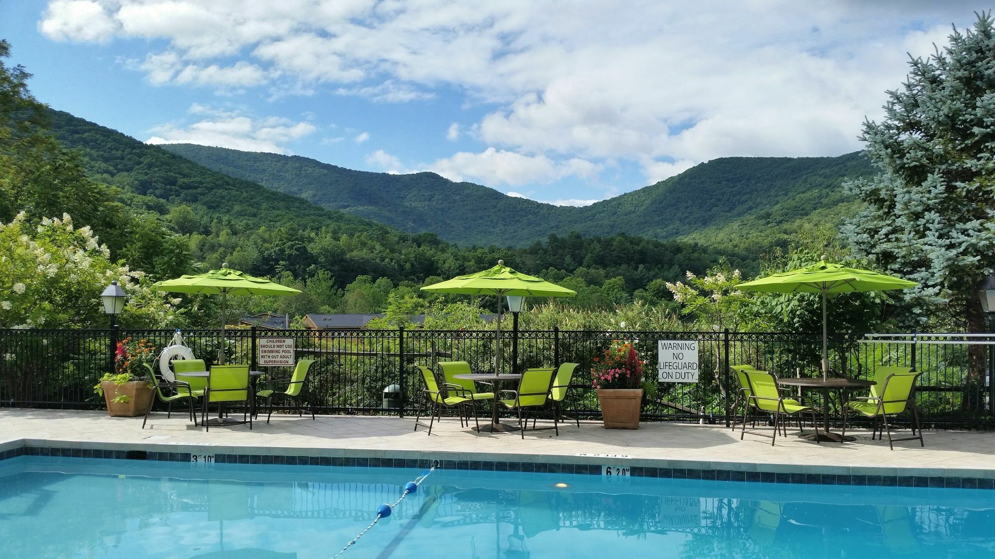 Holiday Inn Asheville East-Blue Ridge Pkwy By Ihg Bagian luar foto