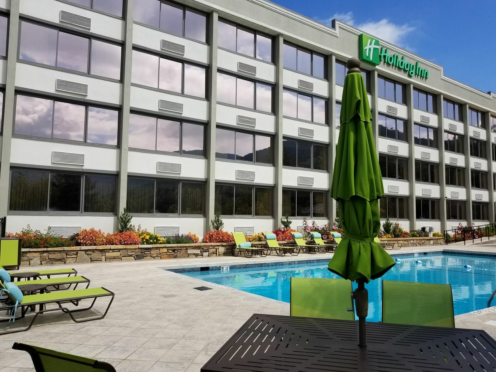 Holiday Inn Asheville East-Blue Ridge Pkwy By Ihg Bagian luar foto