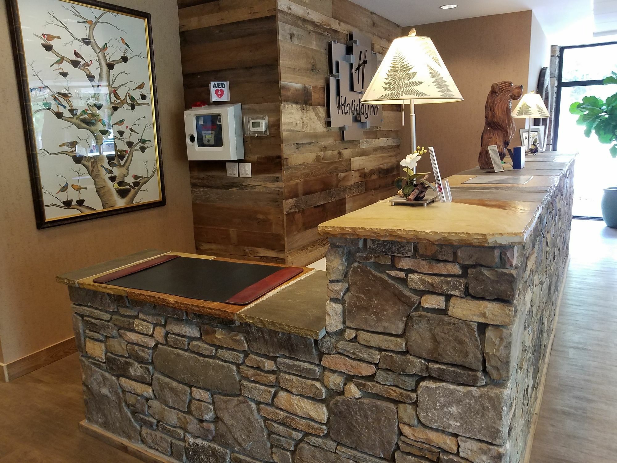 Holiday Inn Asheville East-Blue Ridge Pkwy By Ihg Bagian luar foto